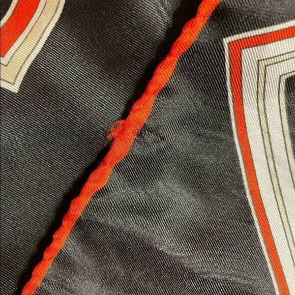 Vintage Leonardi Silky Scarf - Picture 6 of 6